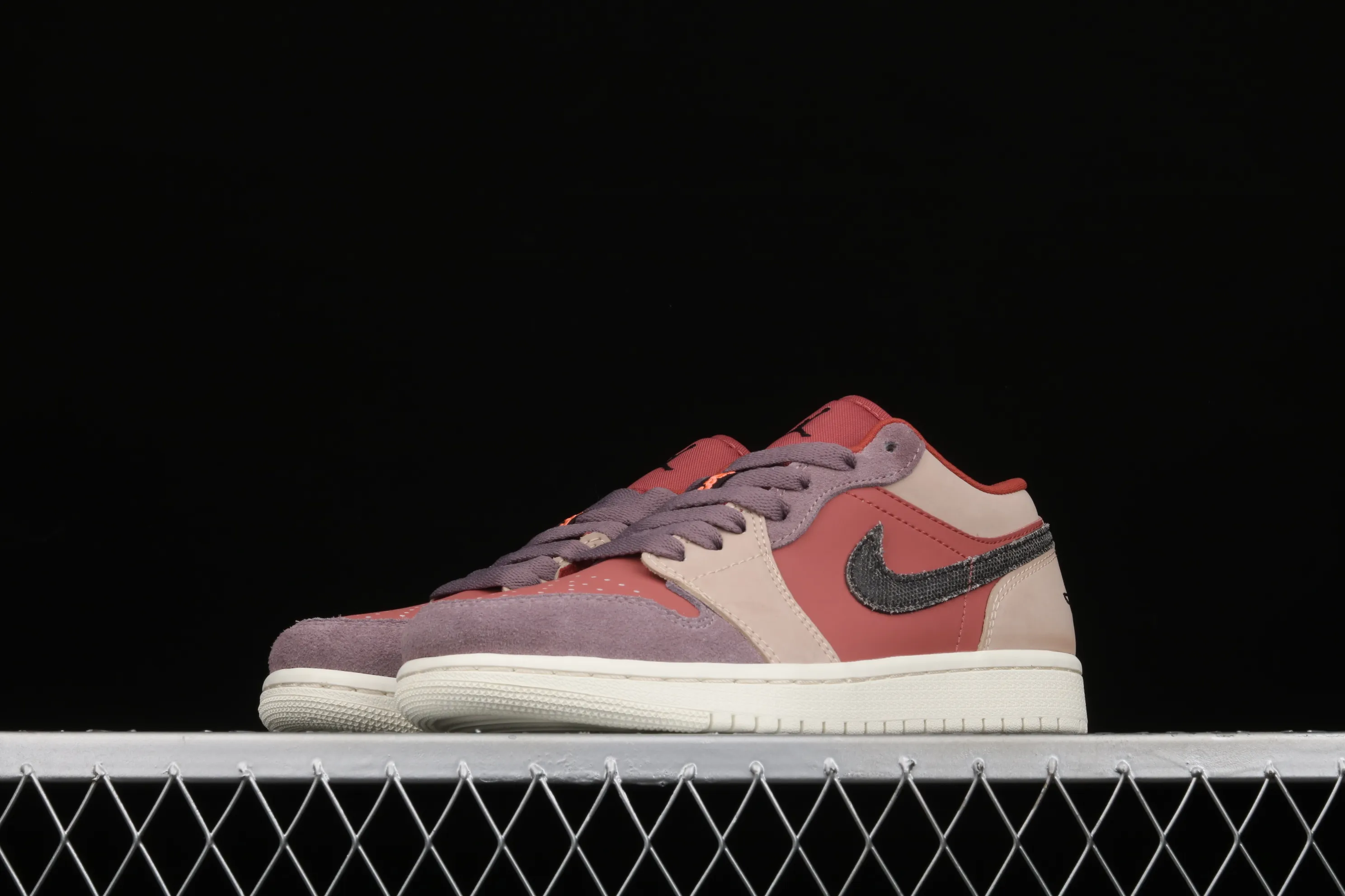 All categories Air Jordan Jordan series basketball shoes Air Jordan 1 Low G version pure original Air Jordan 1 Low AJ1 Joe 1 red pink purple stitching DC0774-602